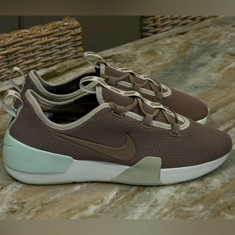 Women’s NIKE Ashin modern sneakers- sepia stone. Size 11